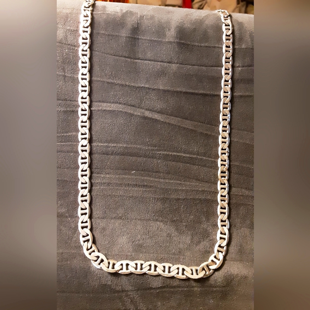 ITALY 14KT WHITE GOLD NECKLACE